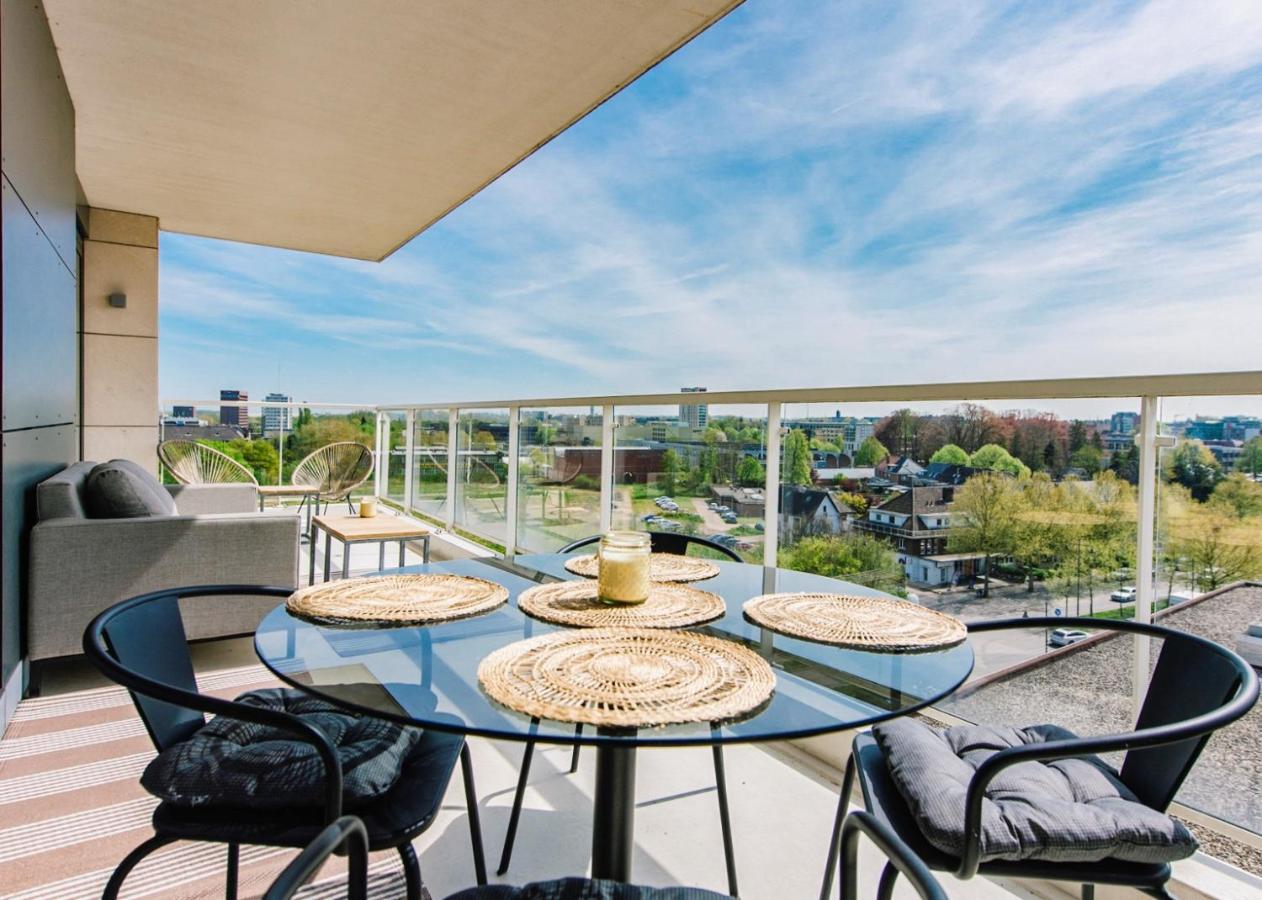 SHS HOMES-LUXE HIGHRISE, 2 BEDROOMS, KITCHEN, FREE PARKING, STUNNING VIEW, LARGE TARRASSE, WORKSPACE, Washer&Drider Hasselt Exterior foto
