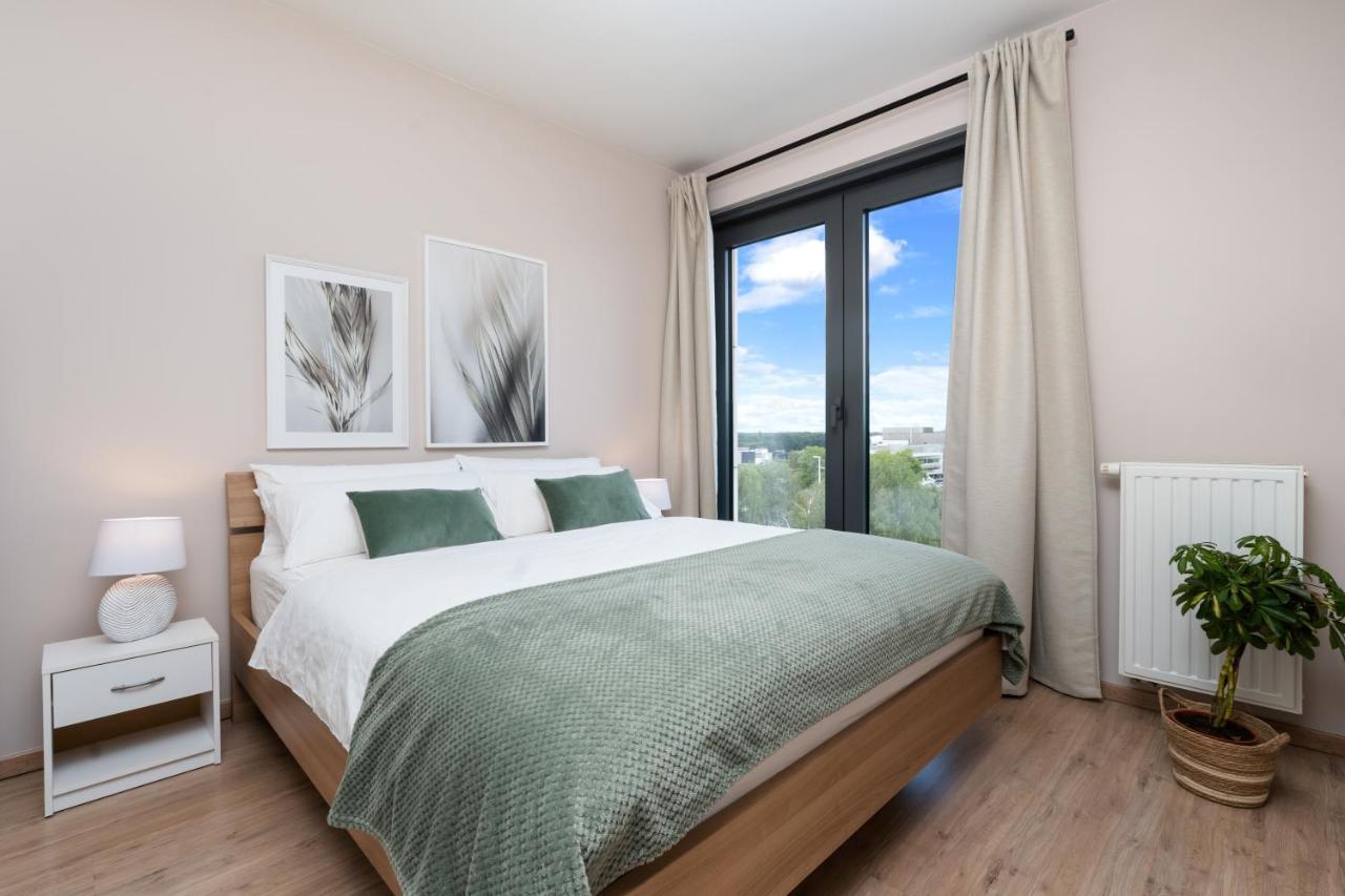 SHS HOMES-LUXE HIGHRISE, 2 BEDROOMS, KITCHEN, FREE PARKING, STUNNING VIEW, LARGE TARRASSE, WORKSPACE, Washer&Drider Hasselt Exterior foto