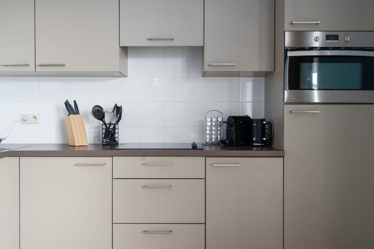SHS HOMES-LUXE HIGHRISE, 2 BEDROOMS, KITCHEN, FREE PARKING, STUNNING VIEW, LARGE TARRASSE, WORKSPACE, Washer&Drider Hasselt Exterior foto