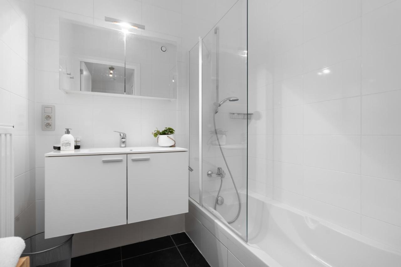 SHS HOMES-LUXE HIGHRISE, 2 BEDROOMS, KITCHEN, FREE PARKING, STUNNING VIEW, LARGE TARRASSE, WORKSPACE, Washer&Drider Hasselt Exterior foto