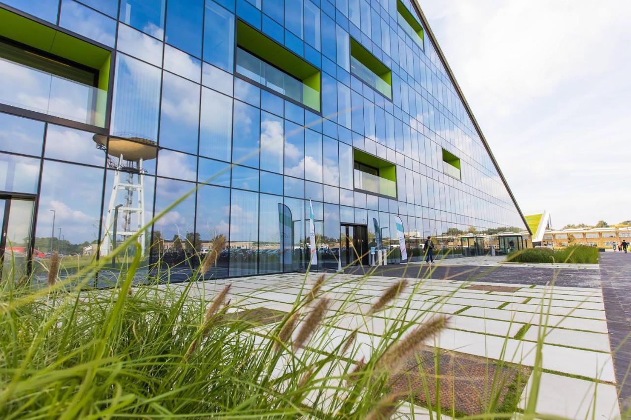 SHS HOMES-LUXE HIGHRISE, 2 BEDROOMS, KITCHEN, FREE PARKING, STUNNING VIEW, LARGE TARRASSE, WORKSPACE, Washer&Drider Hasselt Exterior foto
